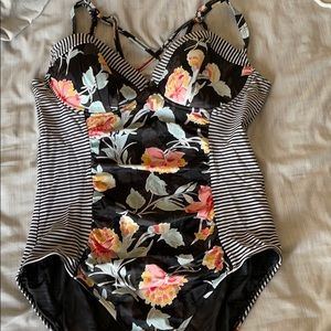 Torrid size 2 amazing swimsuit with underwire
